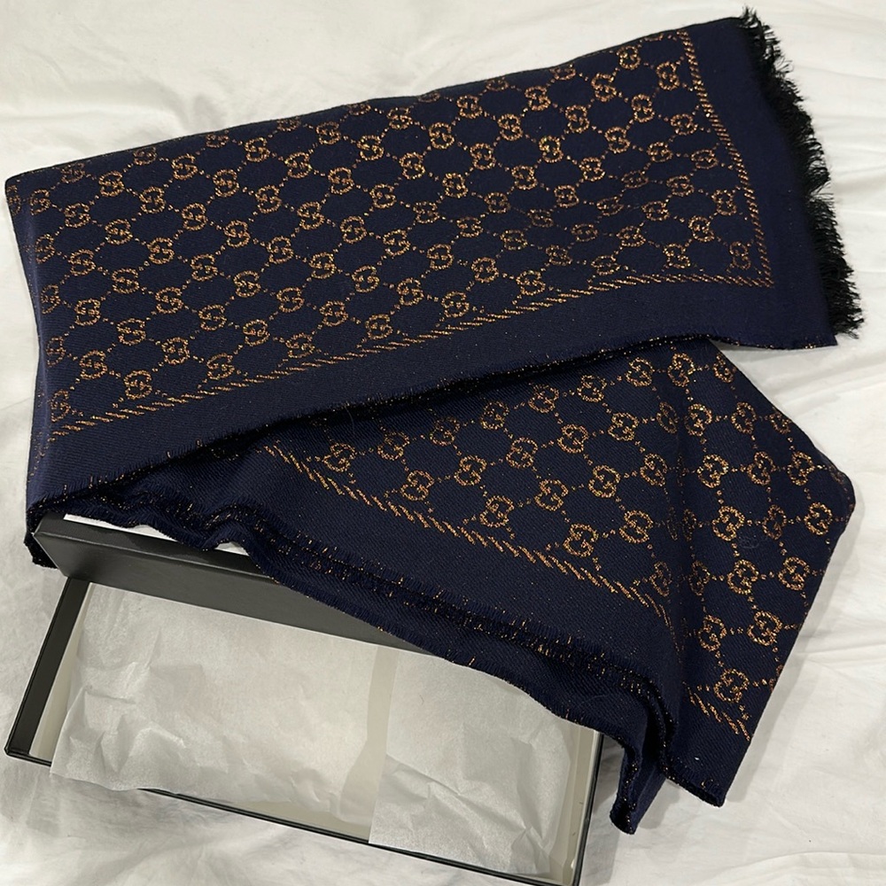 Gucci wool silk scarf navy and cooper like brand new without tag only worn once